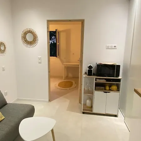 Semesterbostad Isolella A 50 M De La