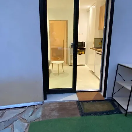 Isolella A 50 M De La * Pietrosella