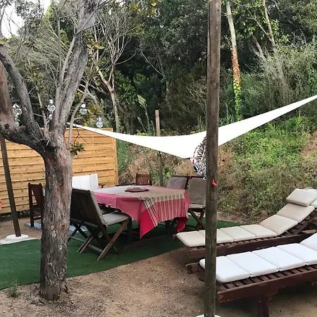 Isolella à 50 M De La *