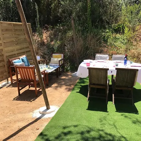 Isolella A 50 M De La *