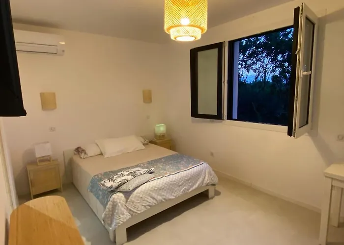 Isolella à 50 M De La *