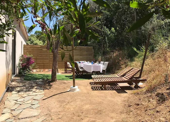 Isolella à 50 M De La Casa de Férias