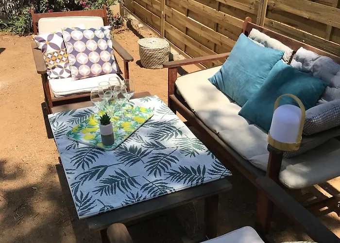 Isolella A 50 M De La *