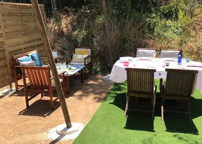 Isolella A 50 M De La *